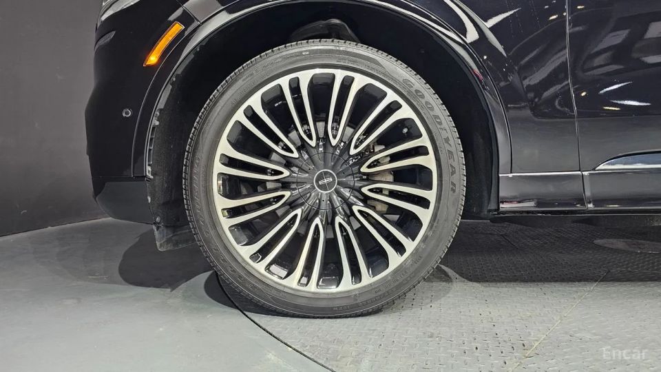 Lincoln Aviator