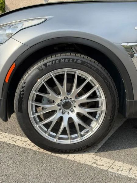 Infiniti FX