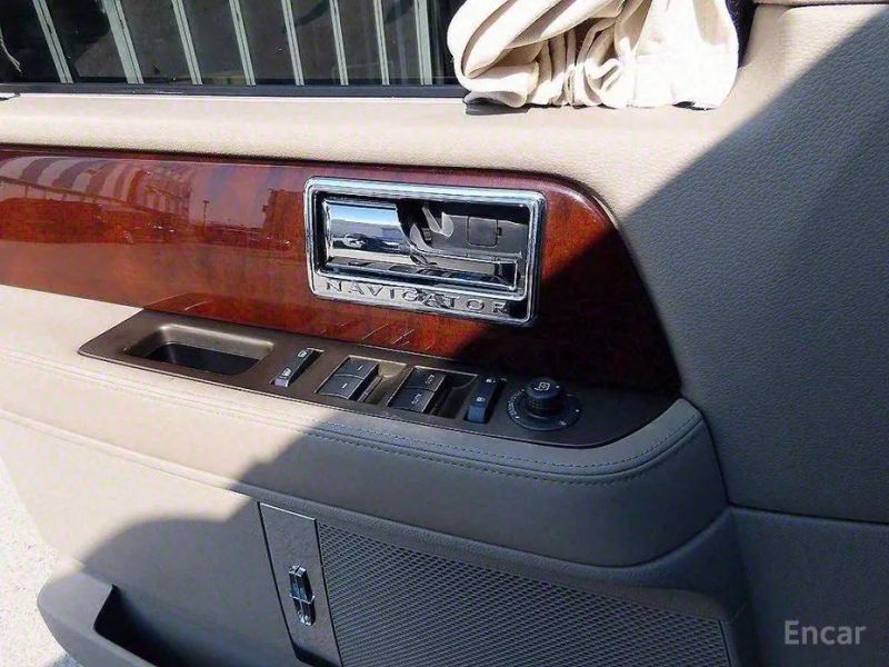 Lincoln Navigator