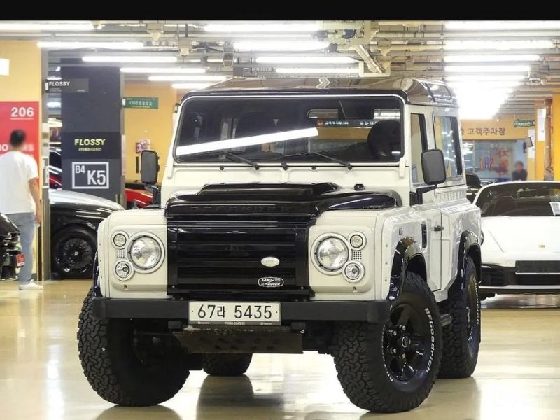 Land Rover Defender