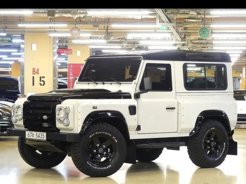 Land Rover Defender