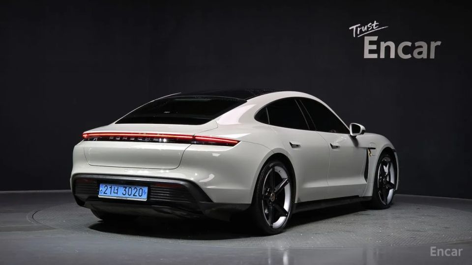 Porsche Taycan