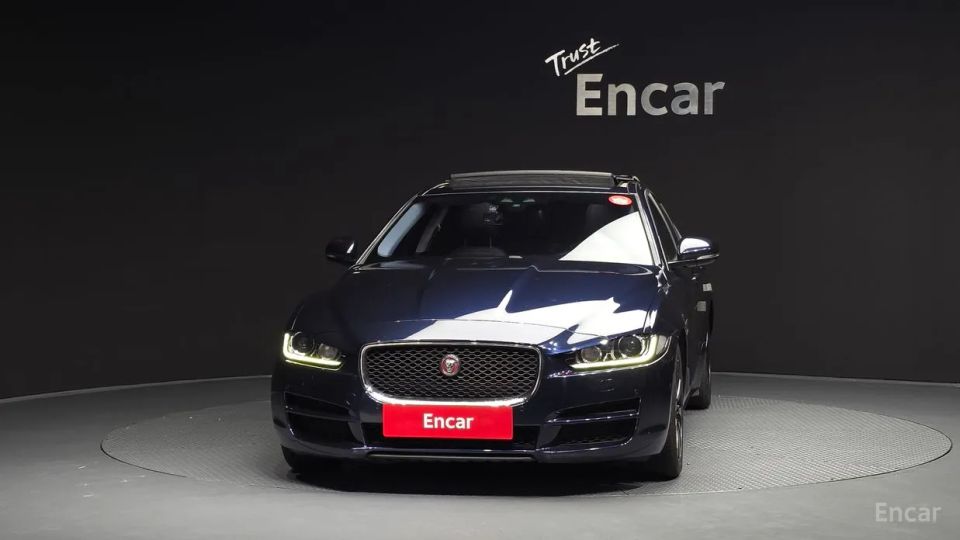 Jaguar XE