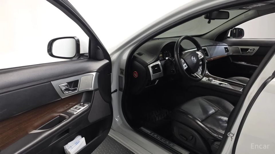 Jaguar xf