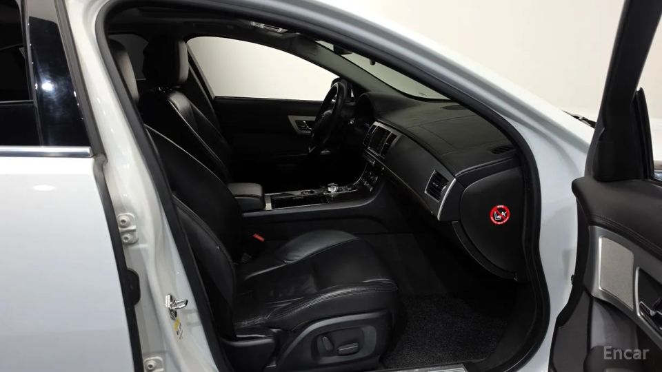 Jaguar xf