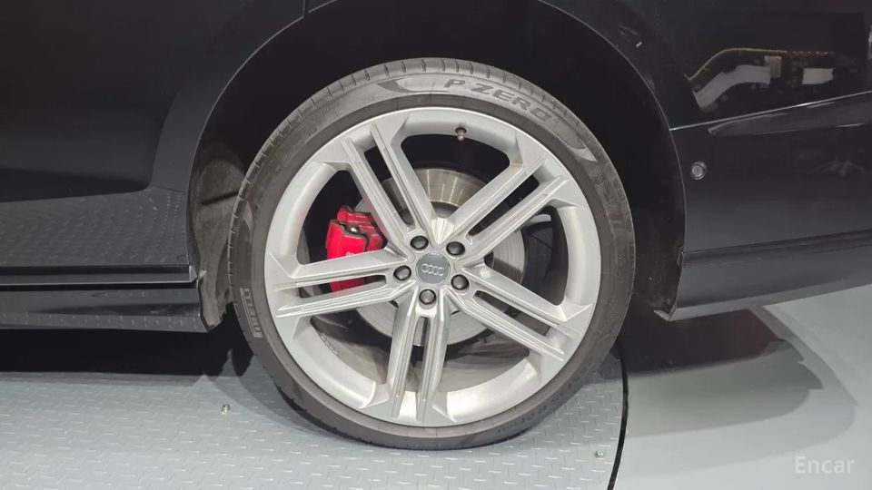 Audi S8