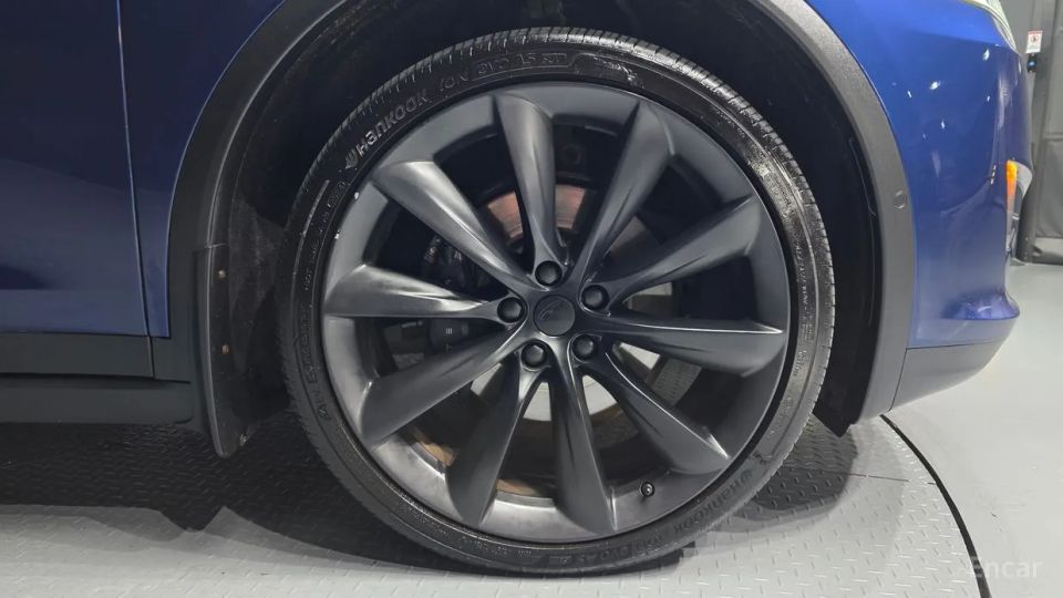 Tesla model-x
