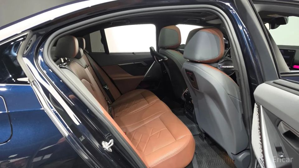 BMW i5