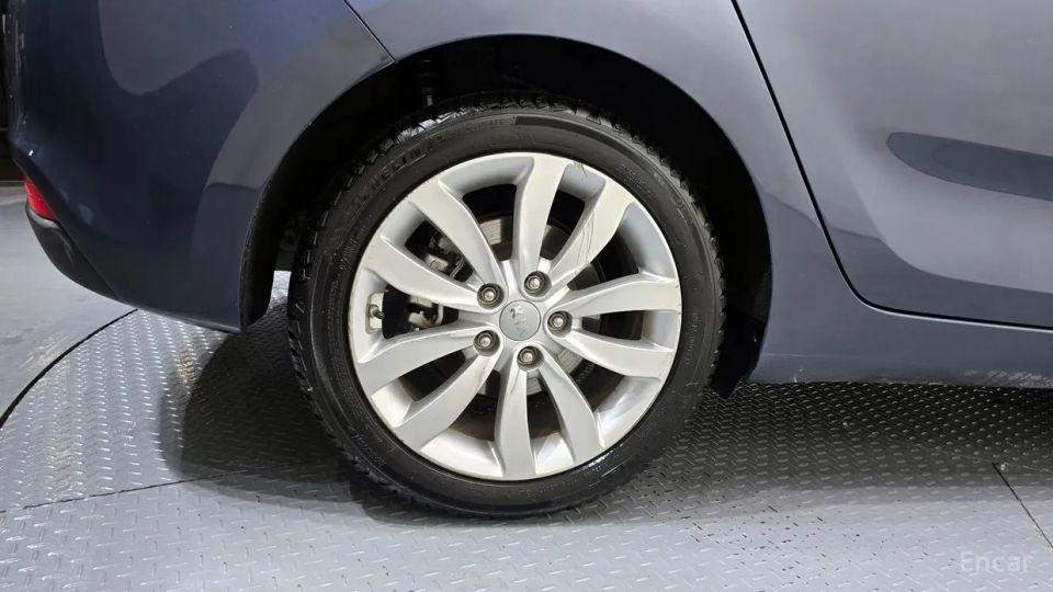Kia Carens