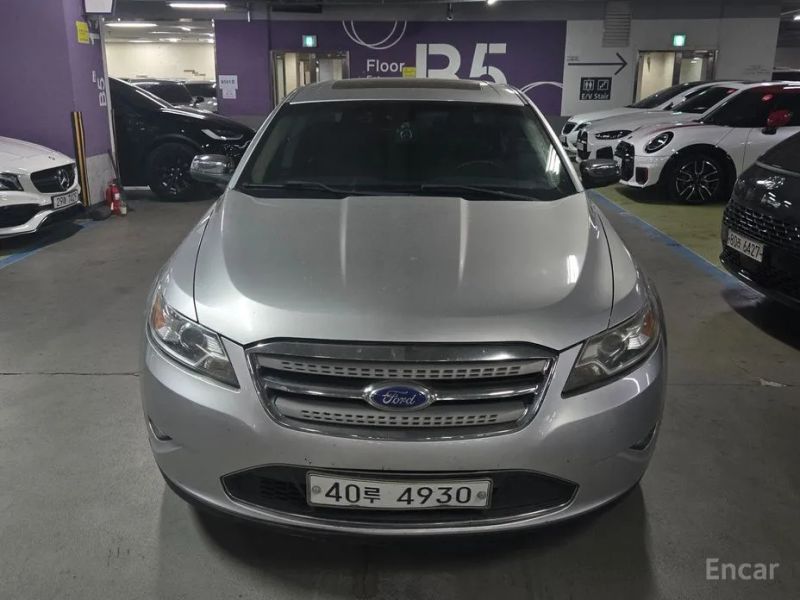 Ford Taurus
