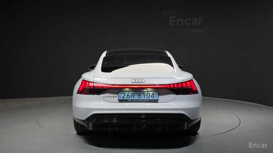Audi E-tron GT