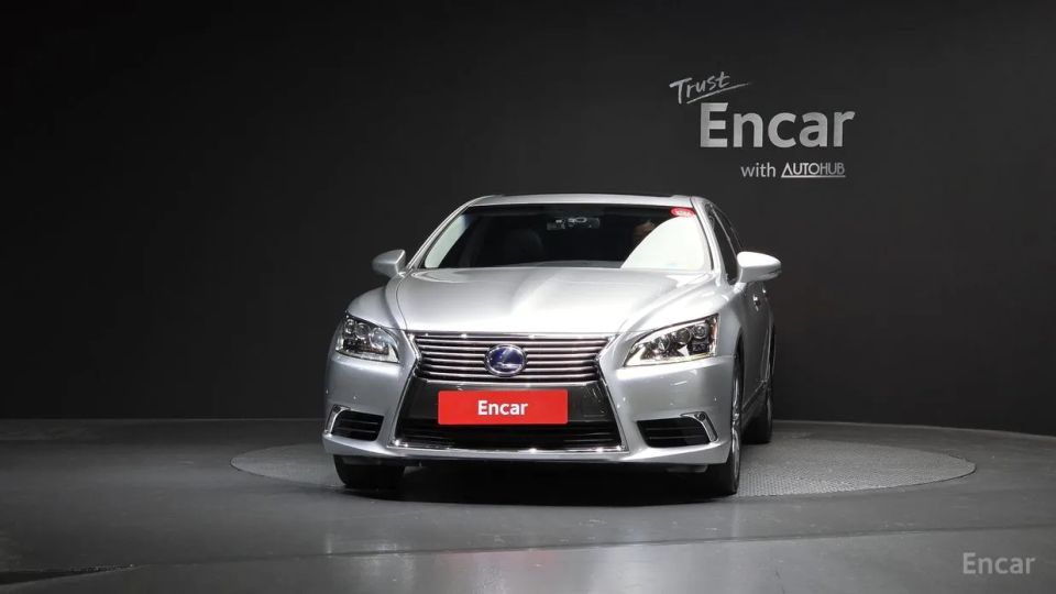 Lexus LS