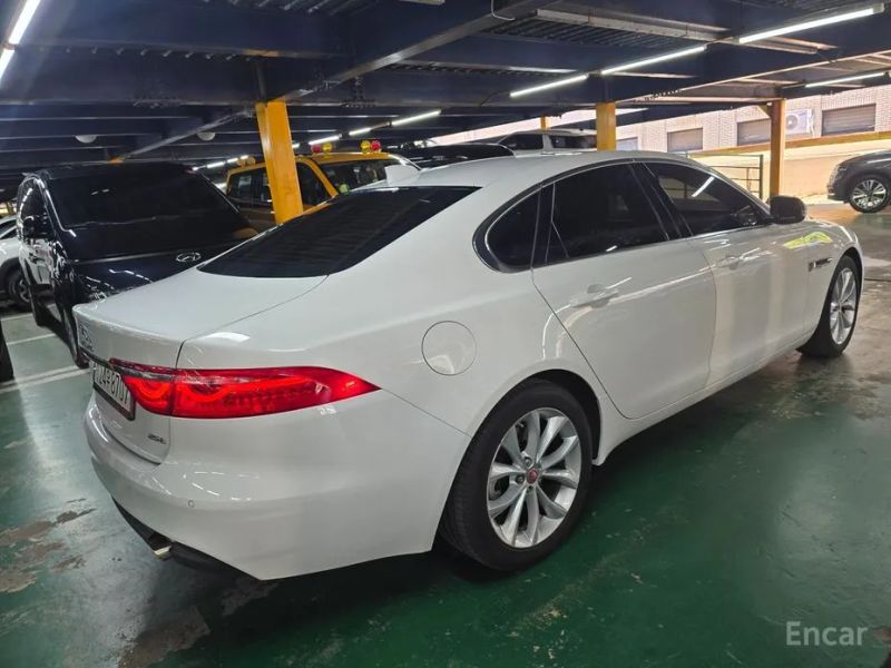 Jaguar xf