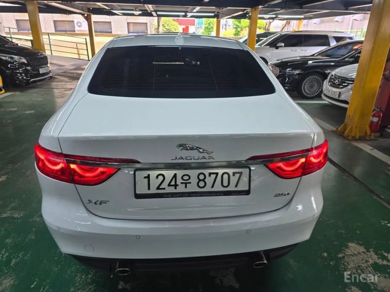 Jaguar xf