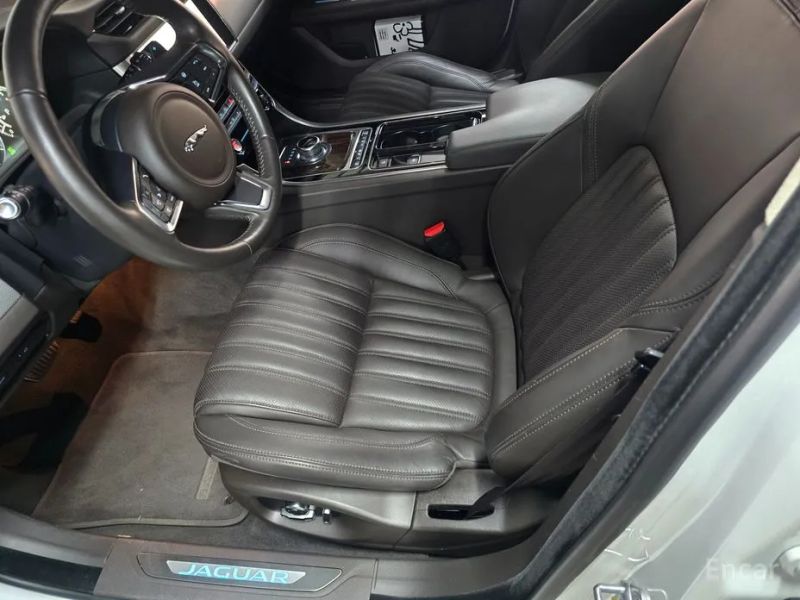 Jaguar xf