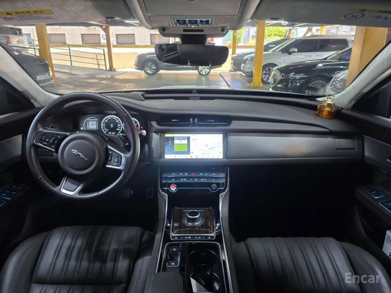 Jaguar xf