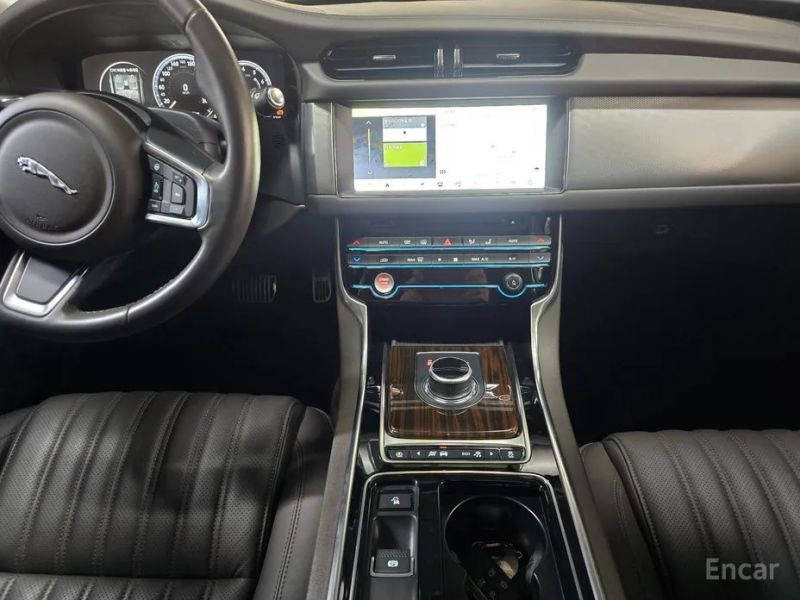 Jaguar xf