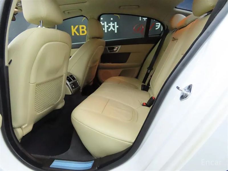 Jaguar xf