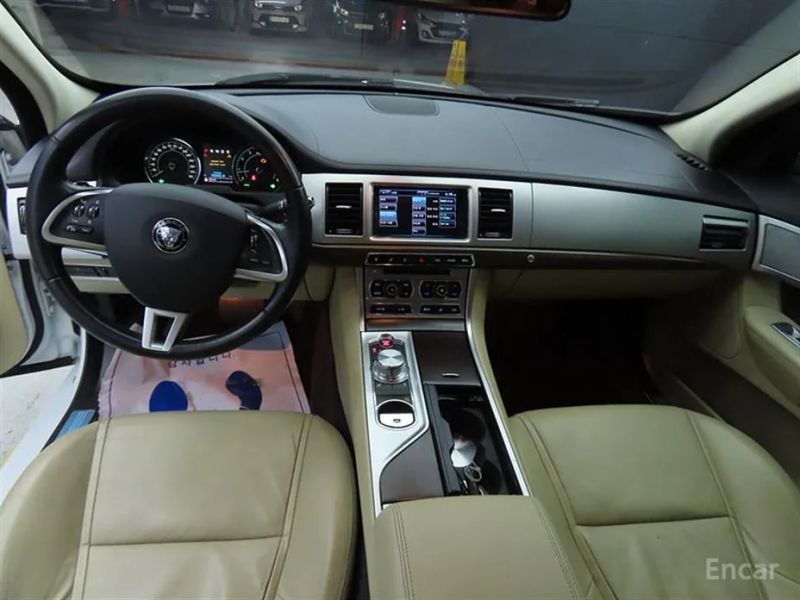 Jaguar xf