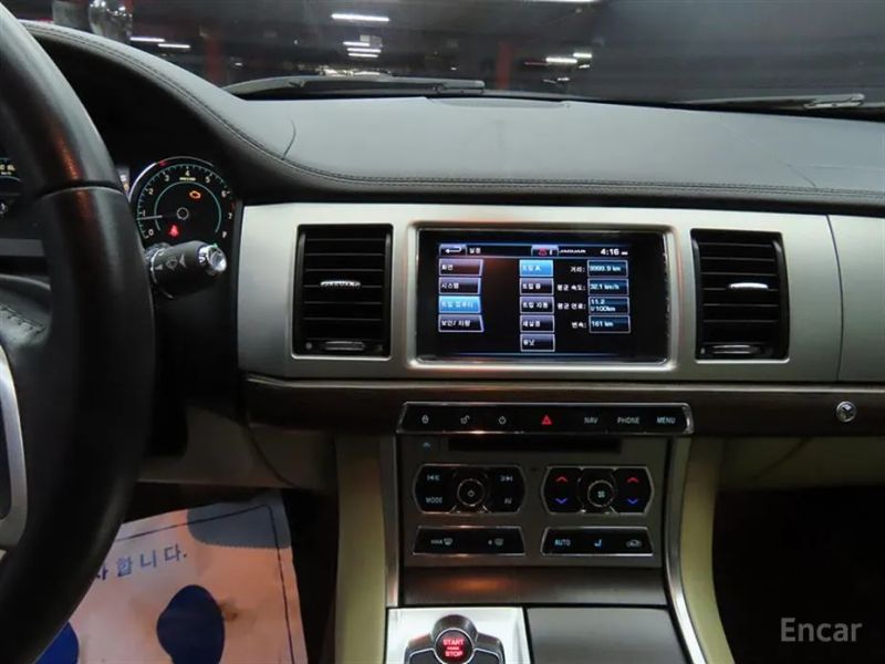 Jaguar xf