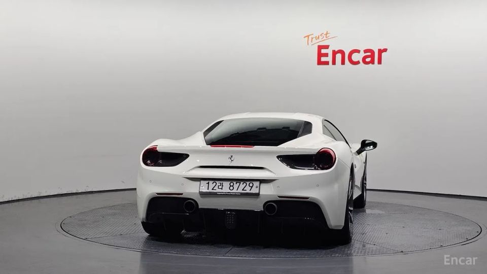 Ferrari 488