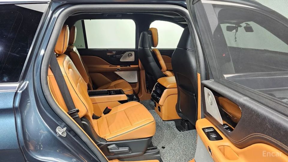 Lincoln Aviator