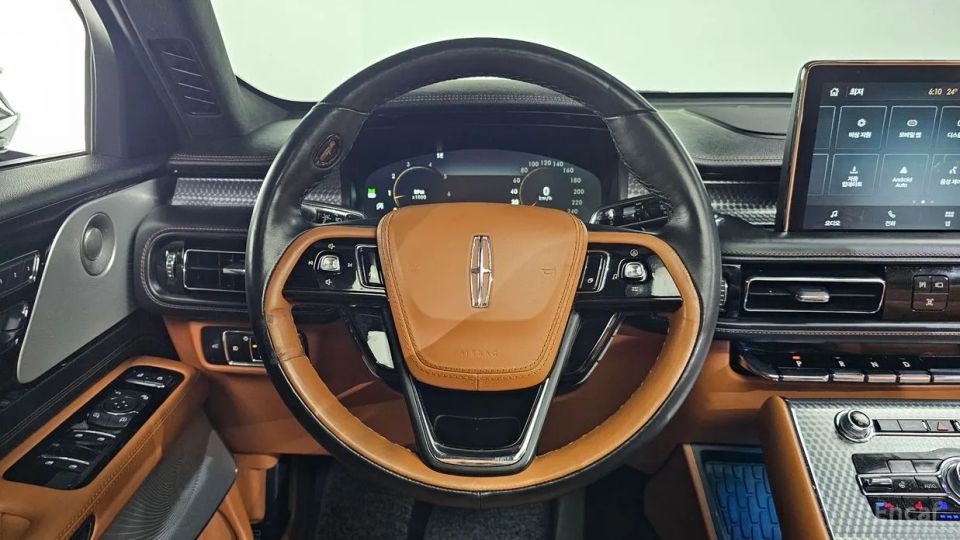 Lincoln Aviator