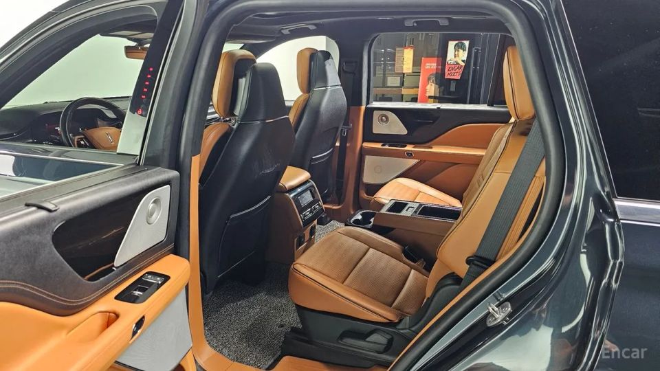 Lincoln Aviator
