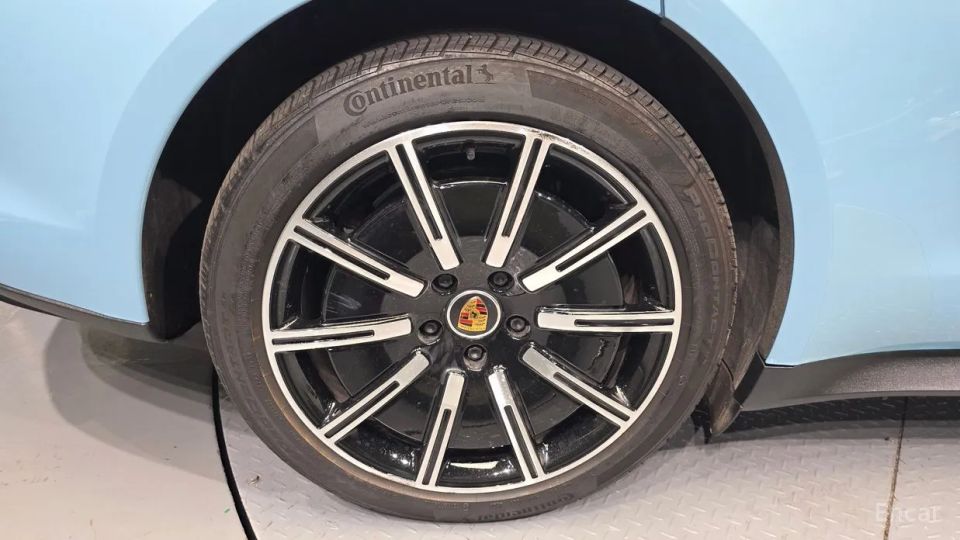 Porsche Taycan