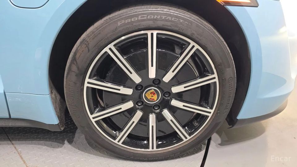 Porsche Taycan