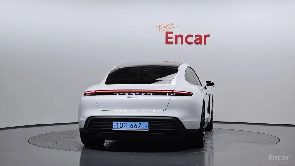 Porsche Taycan