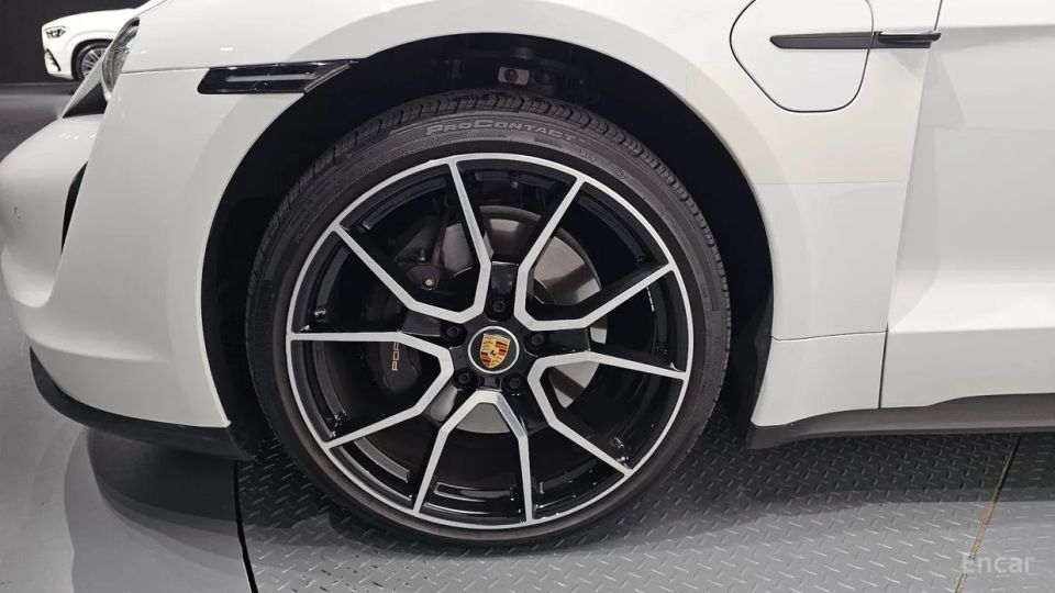 Porsche Taycan