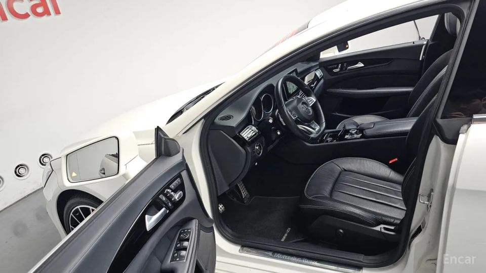 Mercedes-Benz CLS-Class
