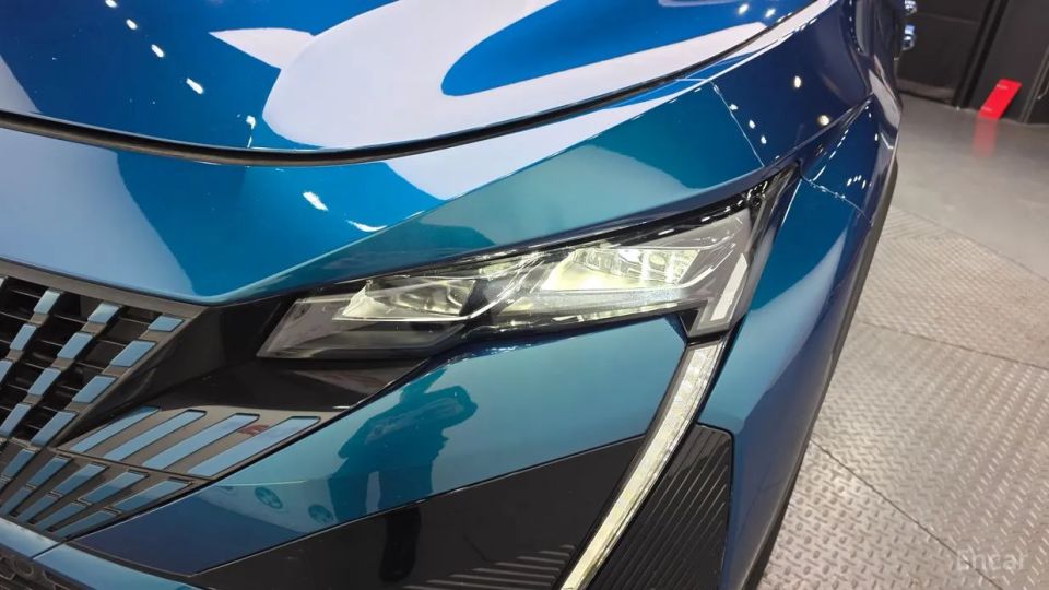 Peugeot 408