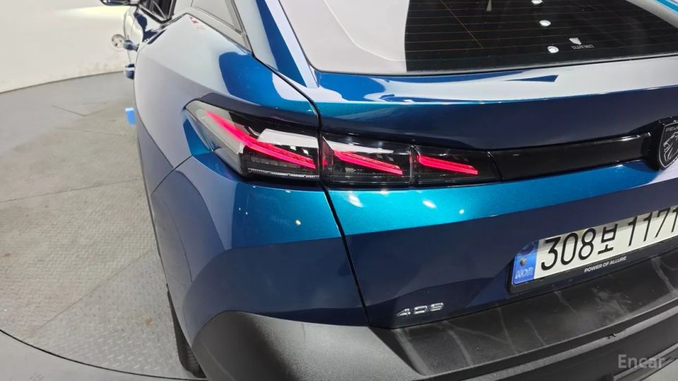 Peugeot 408