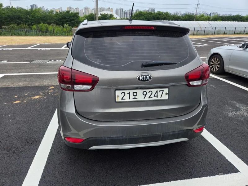 Kia Carens
