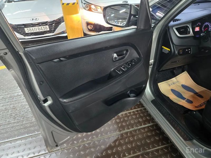Kia Carens