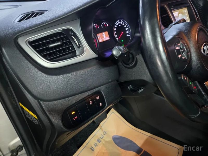 Kia Carens