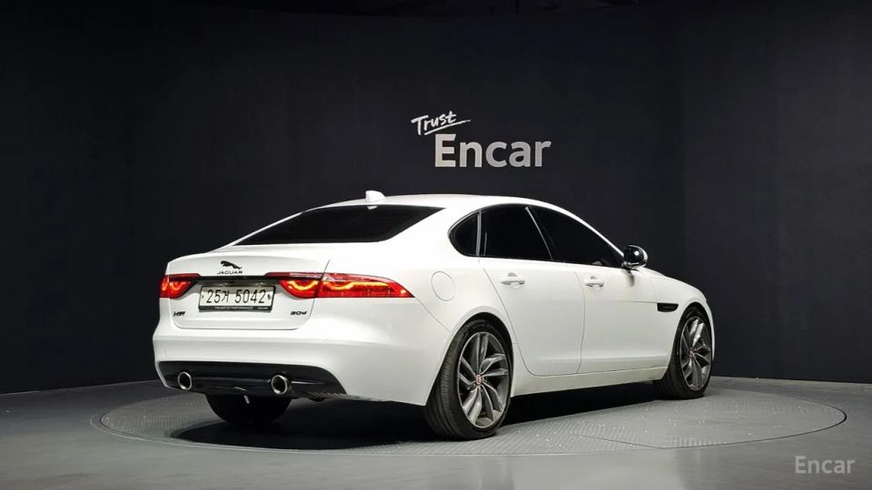 Jaguar xf