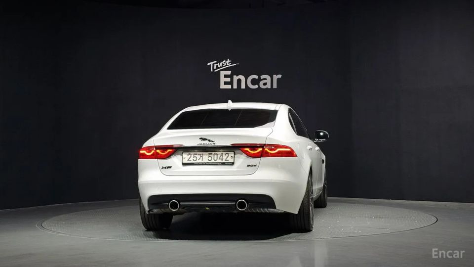 Jaguar xf