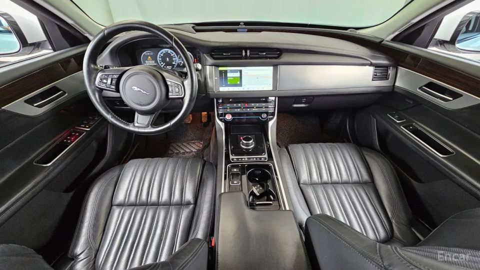 Jaguar xf