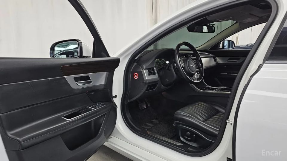 Jaguar xf