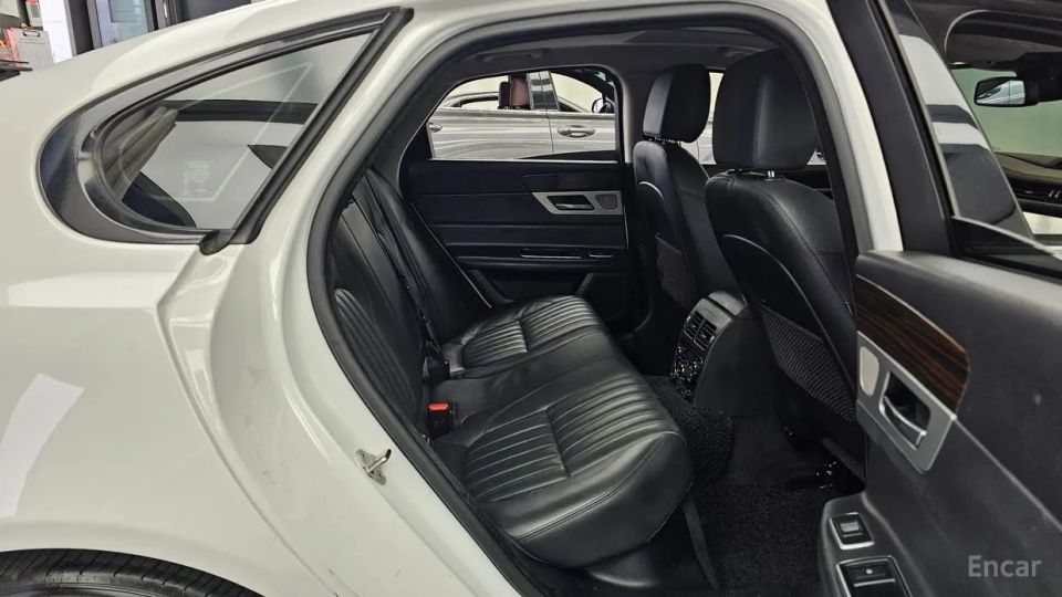 Jaguar xf