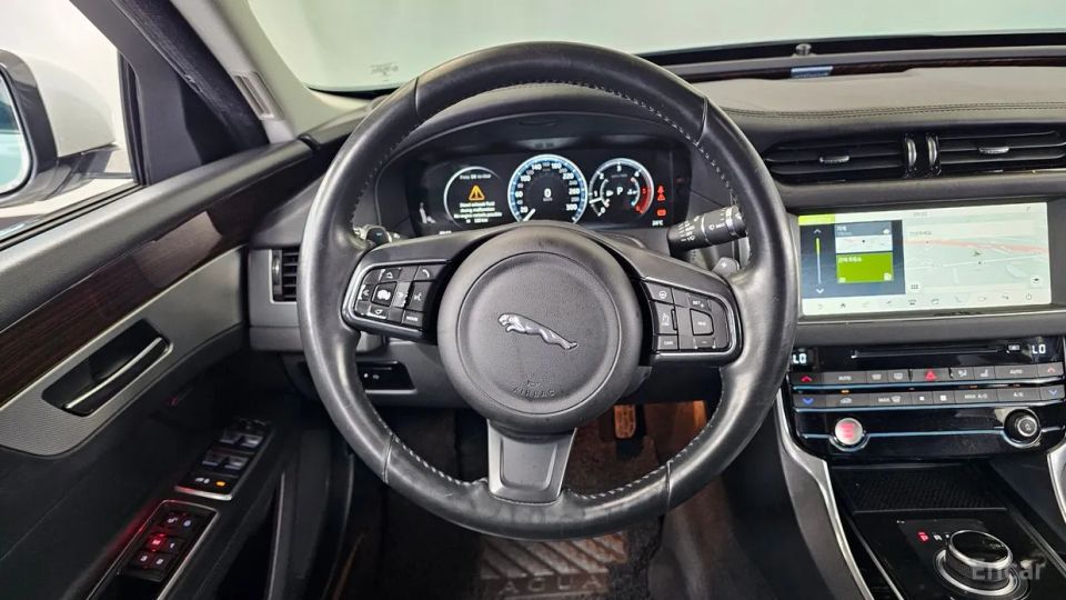 Jaguar xf