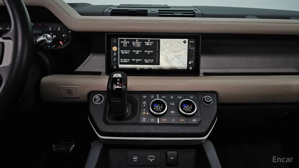 Land Rover Defender