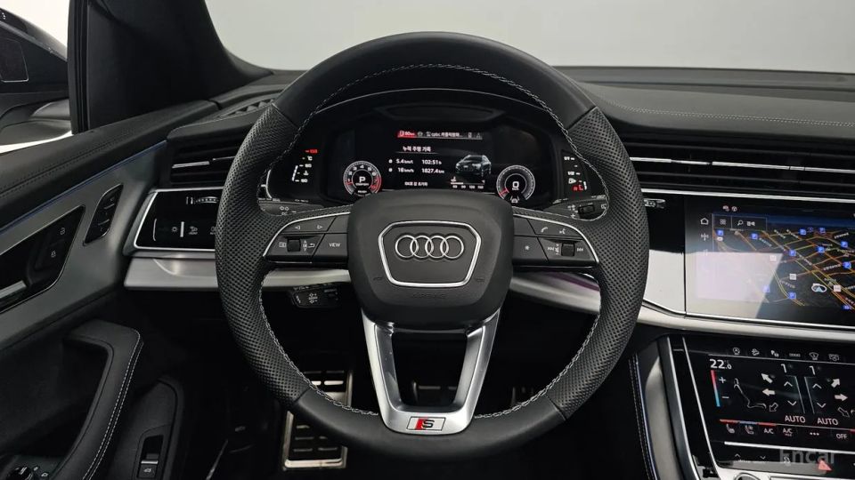 Audi Q8