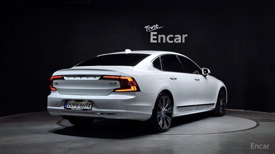 Volvo S90