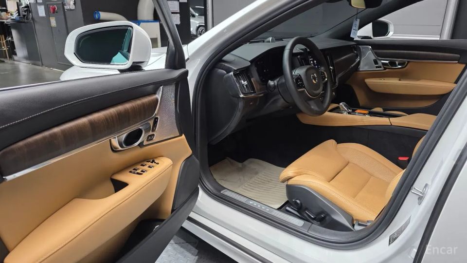 Volvo S90