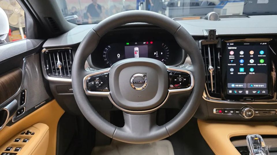 Volvo S90