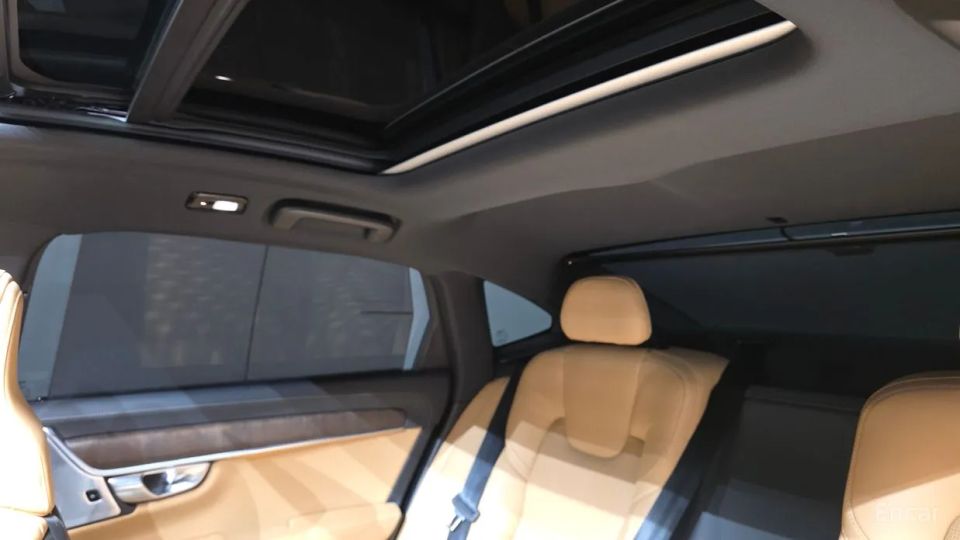 Volvo S90